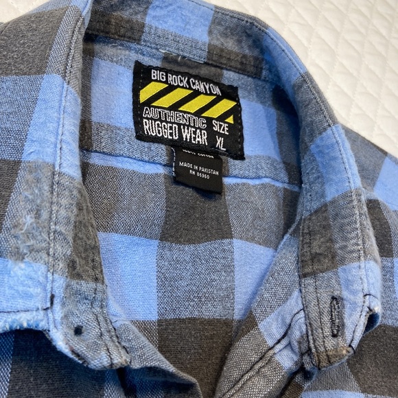 Big Rock Canyon Authentic Rugged Wear. XL. Distressed Blue & Gray Flannel. - Picture 3 of 9
